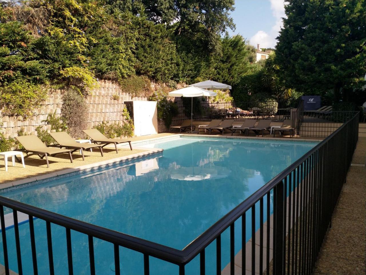 Hotel Lou Paouvadou Sainte-Maxime Eksteriør bilde